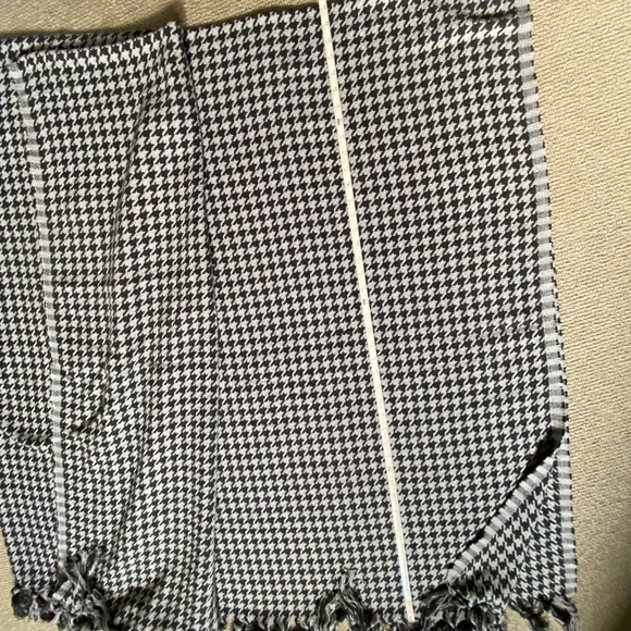 Houndstooth Turkish Throw/Blanket - Black/Grey - Picture 4 of 12